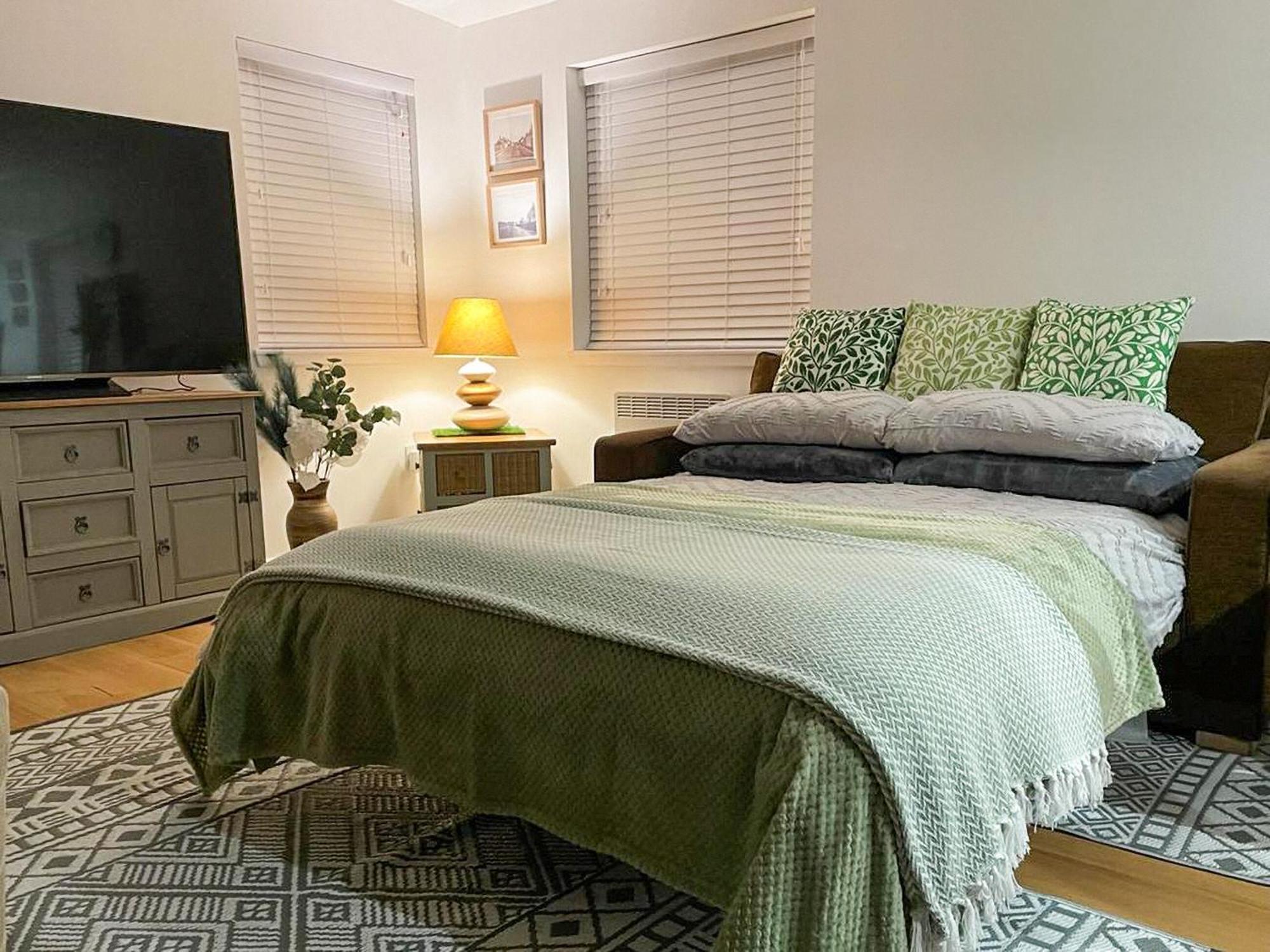 Orchard Chalet Arnhall Экстерьер фото